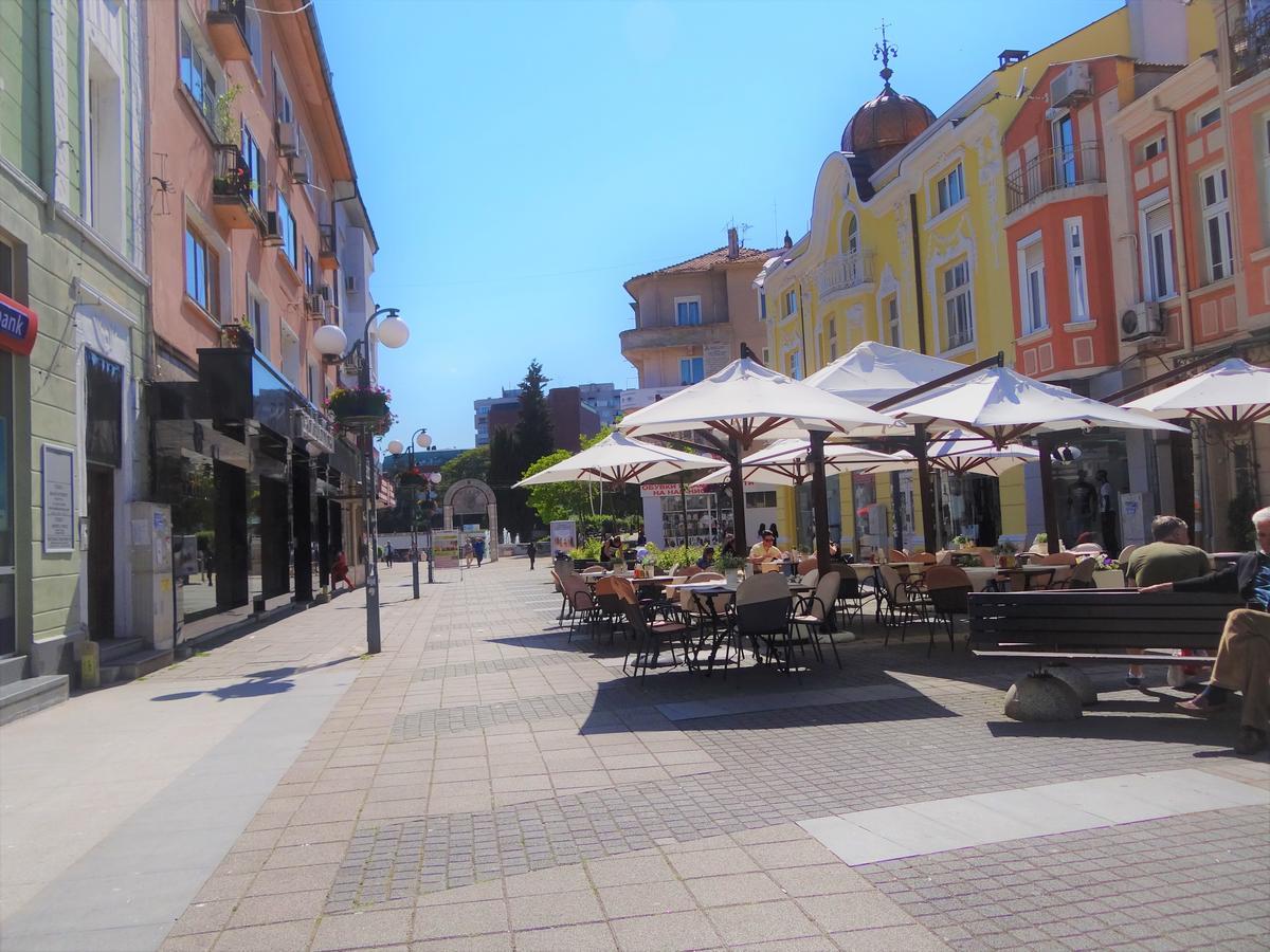 Hostel Compass Burgas Exterior photo